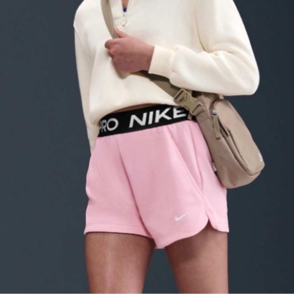 Nike Girl’s New With Tags - Large - Athletic Shorts in Pink and Black